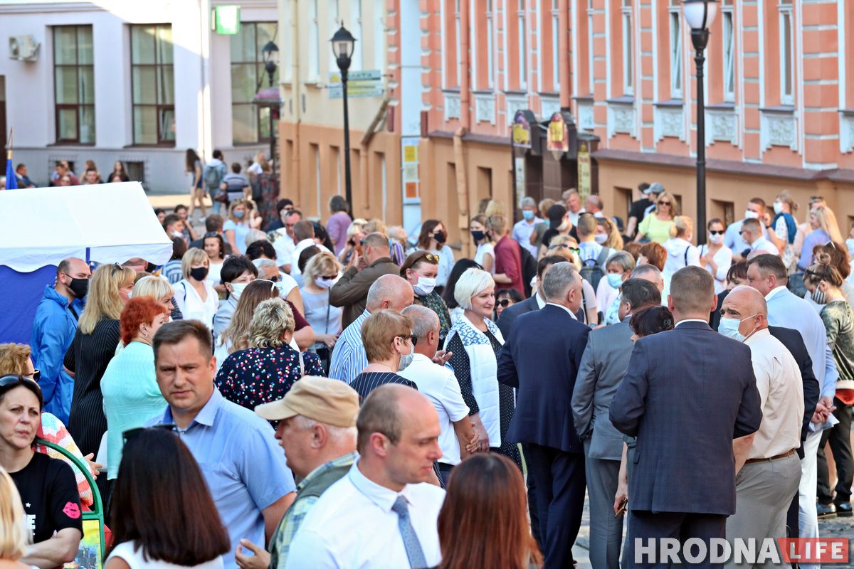 “Чтобы милиционер оказался на земле в правовом государстве?” Глава “Белой Руси” в Гродненской области - о фальсификациях, рейтинге президента и задержании Тихановского