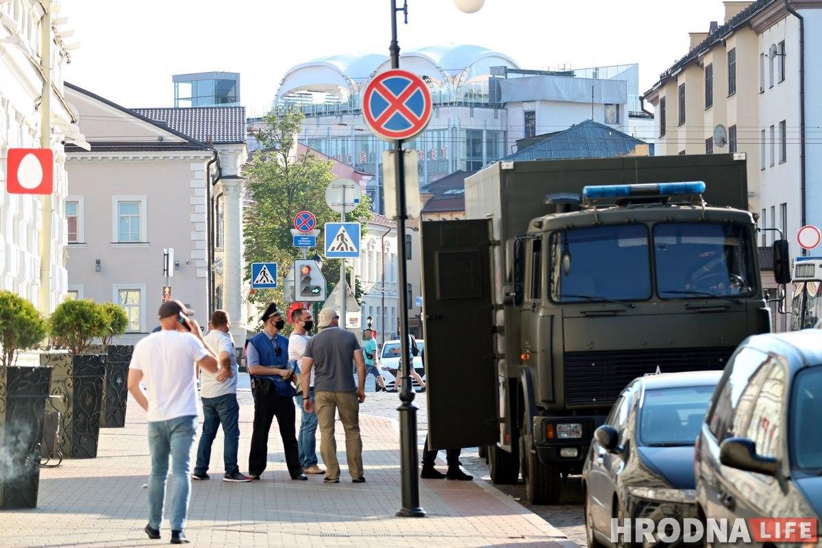 В Гродно прошла очередная акция солидарности: несколько человек задержали