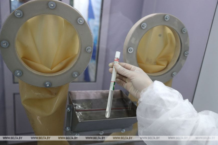 У інфекцыйнай бальніцы ў Гродне запрацаваў модуль для бескантактавых аналізаў на COVID-19