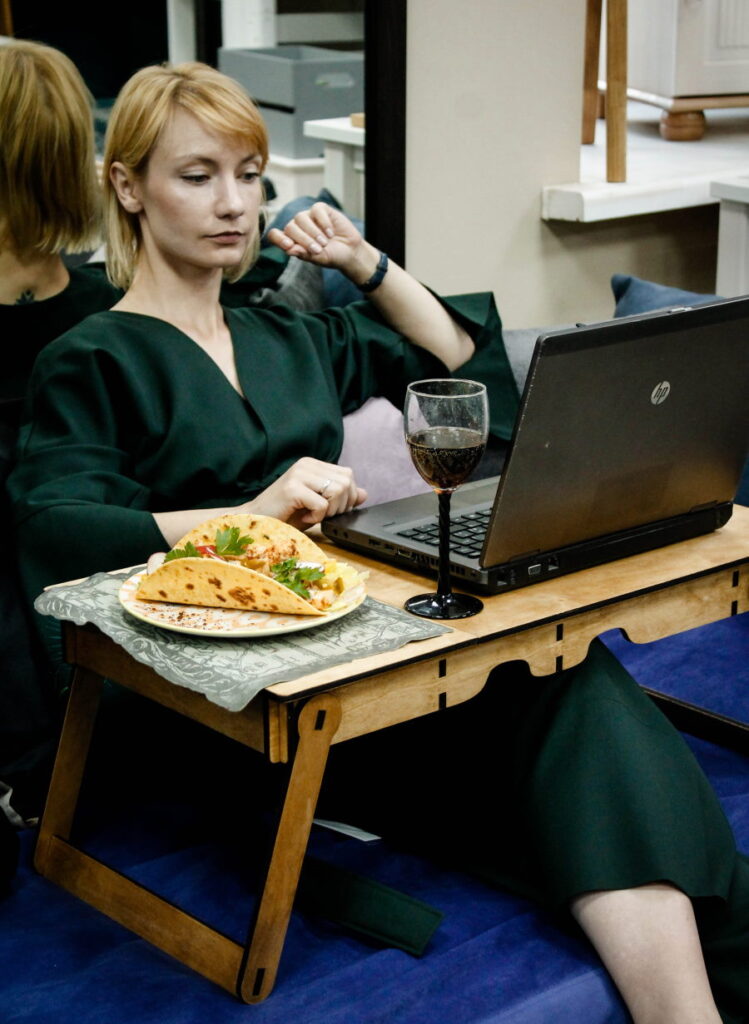 Покупай у своих: эксклюзивная мебель и торты из Гродно