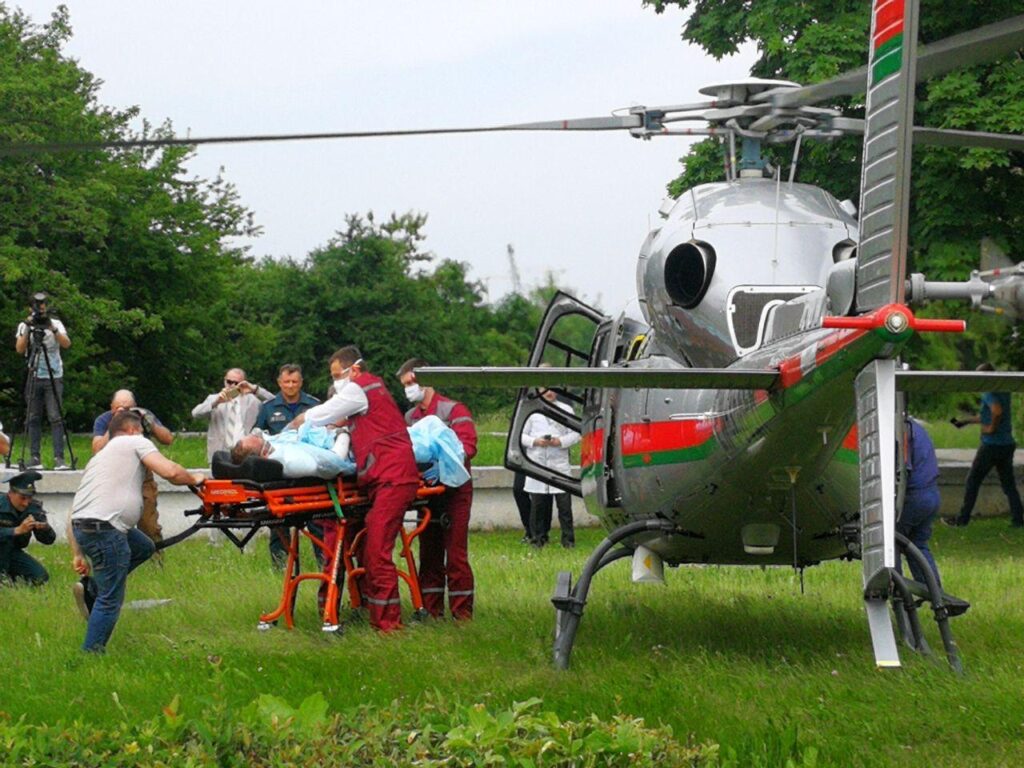 Пострадавшего от взрыва на подстанции в Гоже перевезли на вертолете в Минск