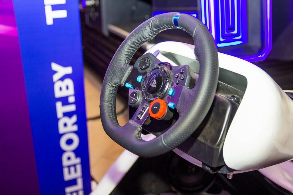 Американские горки, ковры-самолёты и боевые роботы: в Гродно открывается парк виртуальных развлечений TELEPORT