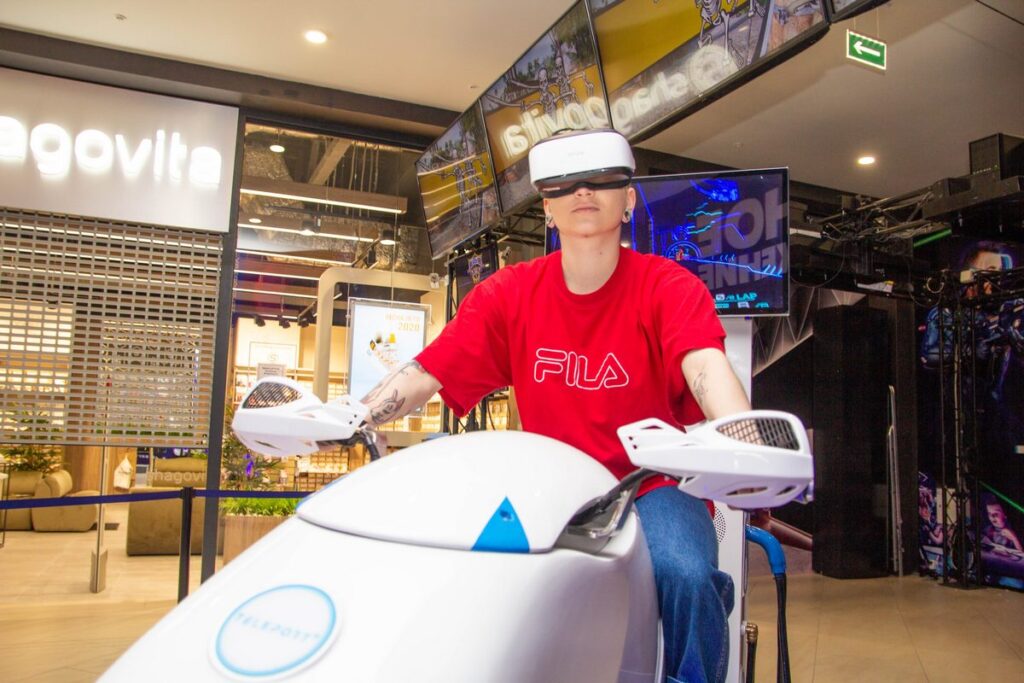 Американские горки, ковры-самолёты и боевые роботы: в Гродно открывается парк виртуальных развлечений TELEPORT