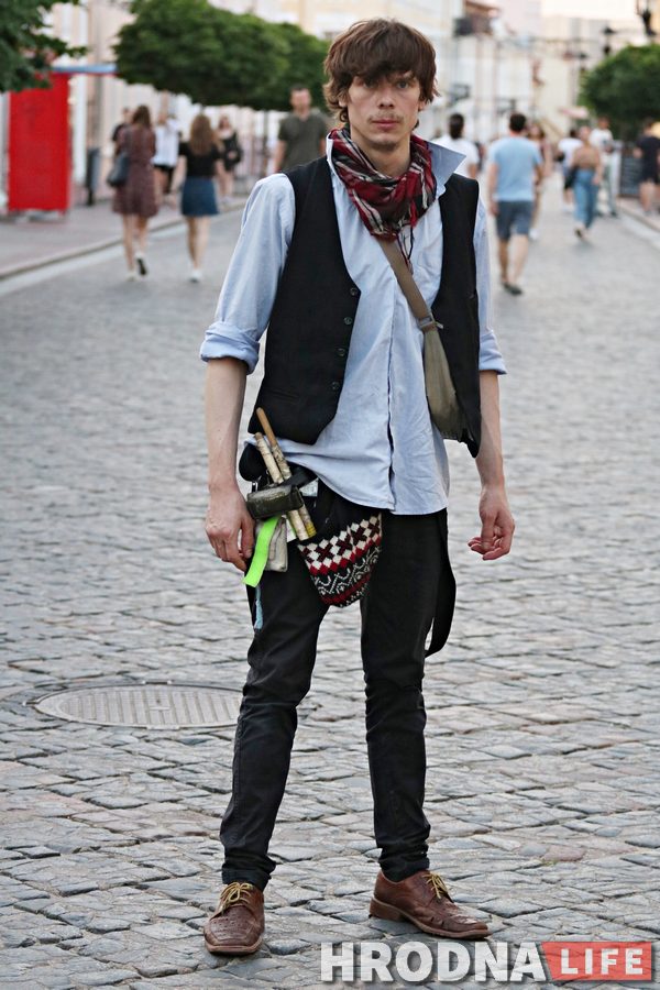 «С детства мечтал переплюнуть Юдашкина». Как гродненец одевается из папиного шкафа