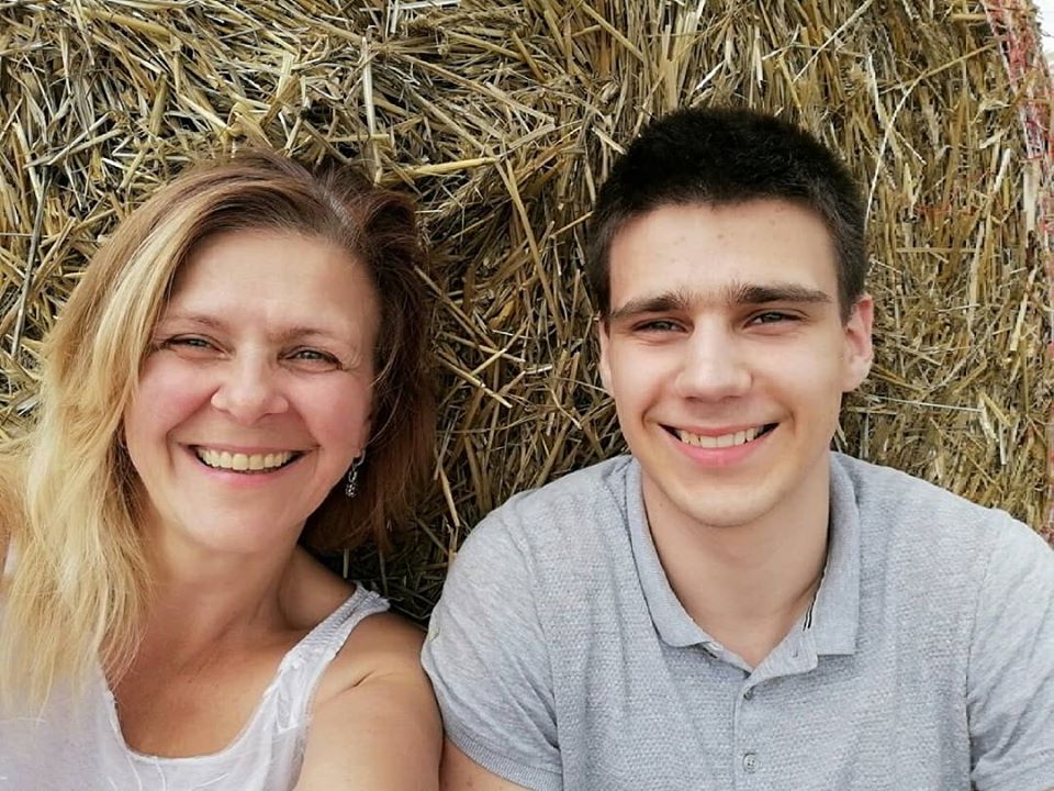 «Берите паузу». Как семья из Гродно живет с разными политическими взглядами и что об этом думает психолог