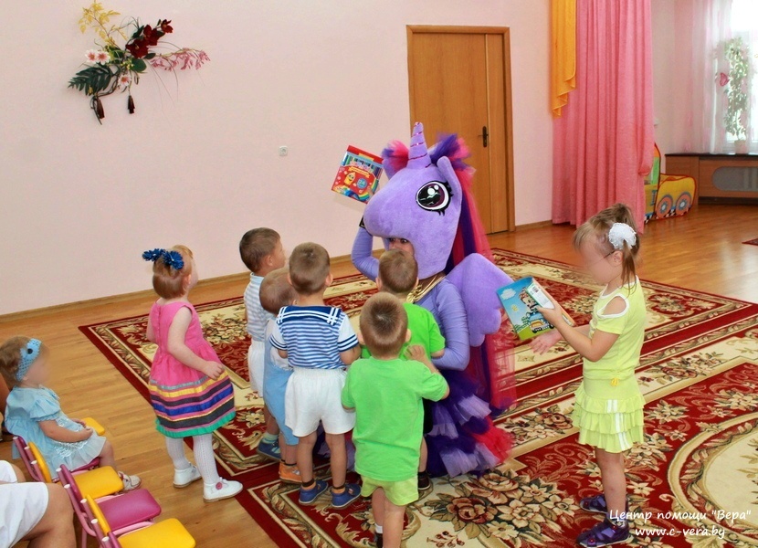 Гродненцев просят помочь детям-сиротам собраться в школу Гродненцев просят помочь детям-сиротам собраться в школу