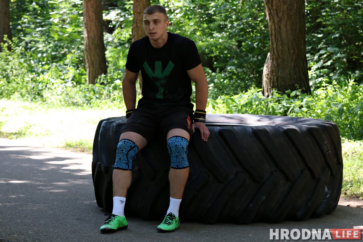 Гродзенец усталяваў сусветны рэкорд у пераварочванні пакрышкі. Засталося яго зарэгістраваць