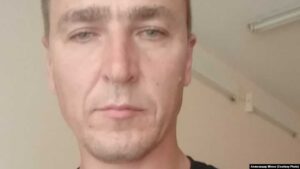 Чем закончилось задержание многодетного отца на День независимости в Мостах, когда он снимал провокацию на видео