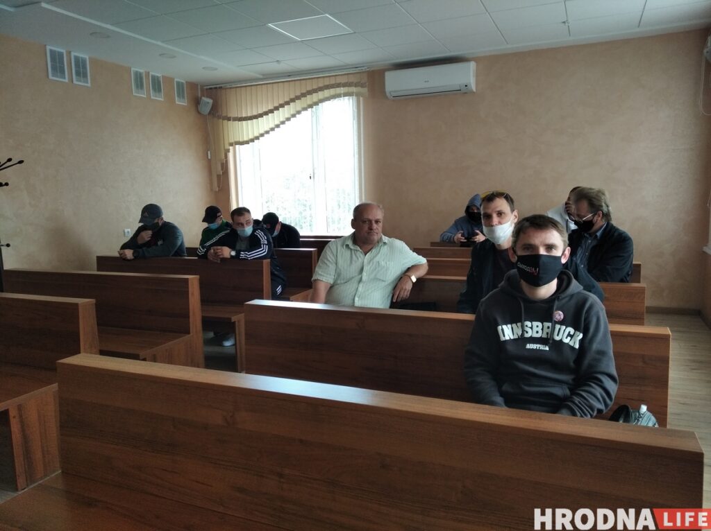 "Ругался матом, препятствовал проезду транспорта". Жалобу Розниченко рассмотрели за 3 минуты и не удовлетворили