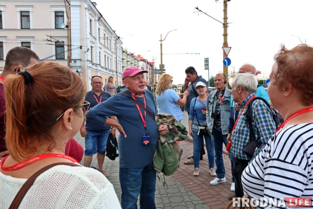 «Граница пустая». Первая за несколько месяцев группа иностранных туристов приехала в Гродно