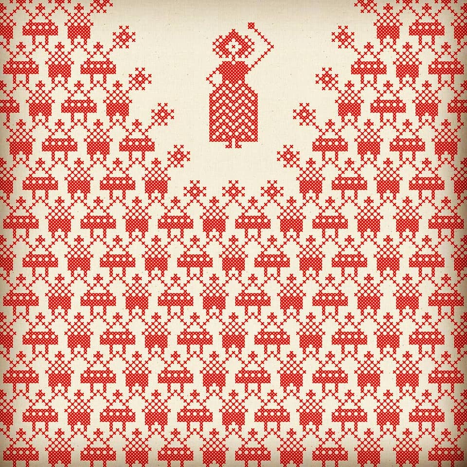 Художница из Гродно "вышила" сюжеты белорусских протестов. Там есть не только автозаки