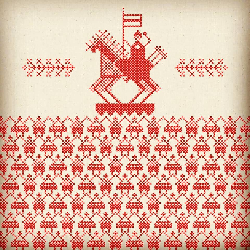 Художница из Гродно "вышила" сюжеты белорусских протестов. Там есть не только автозаки