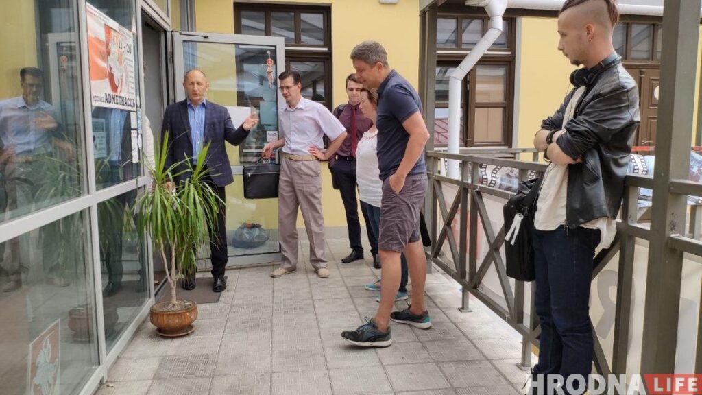 В гродненский магазин "Адметнасць" пришла финансовая милиция - там обыск