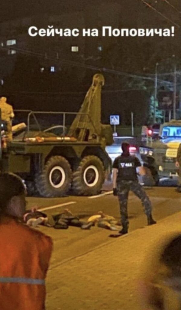 Во время протестов ОМОНовец напал на таксиста в Гродно и пострадал. Избитого гродненца могут посадить