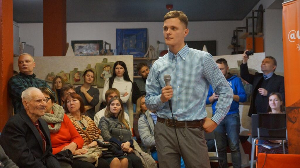 «ОМОНовец орал, что расстрелял бы таких как мы». Жена репортера Hrodna.Life, — о жестком задержании, «помеченных» ОМОНом и беременности