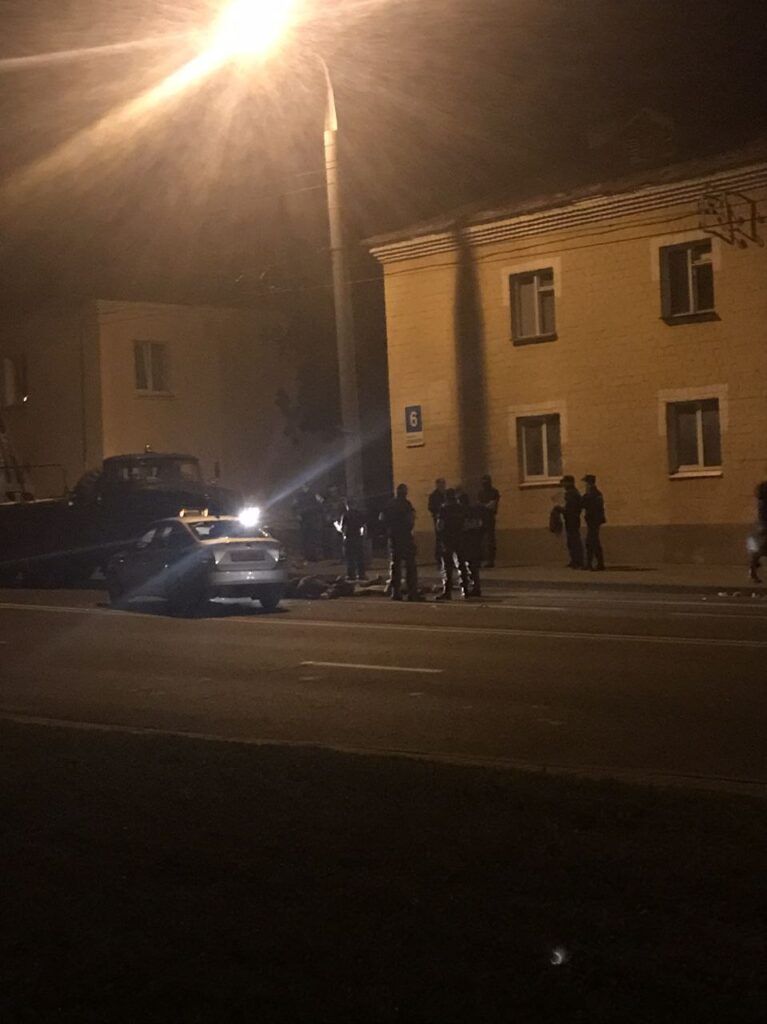 Во время протестов ОМОНовец напал на таксиста в Гродно и пострадал. Избитого гродненца могут посадить