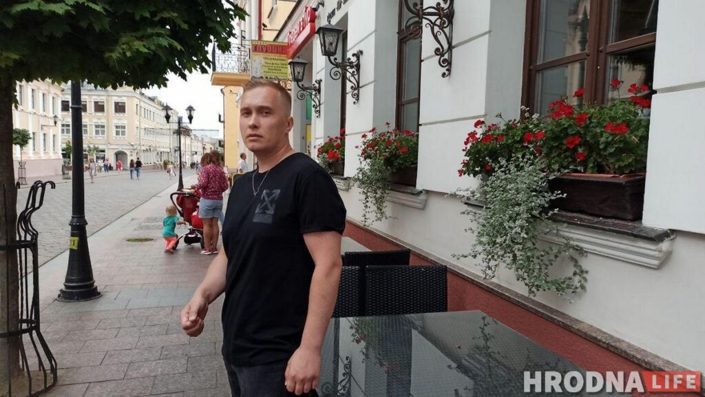 «Фашисты в кино — вежливые люди по сравнению с ними». Бармен из Гродно, — о 14 часах после встречи с ОМОНом