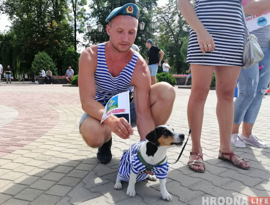 "Народ бить точно не пойдем”. Десантники вышли на улицы Гродно