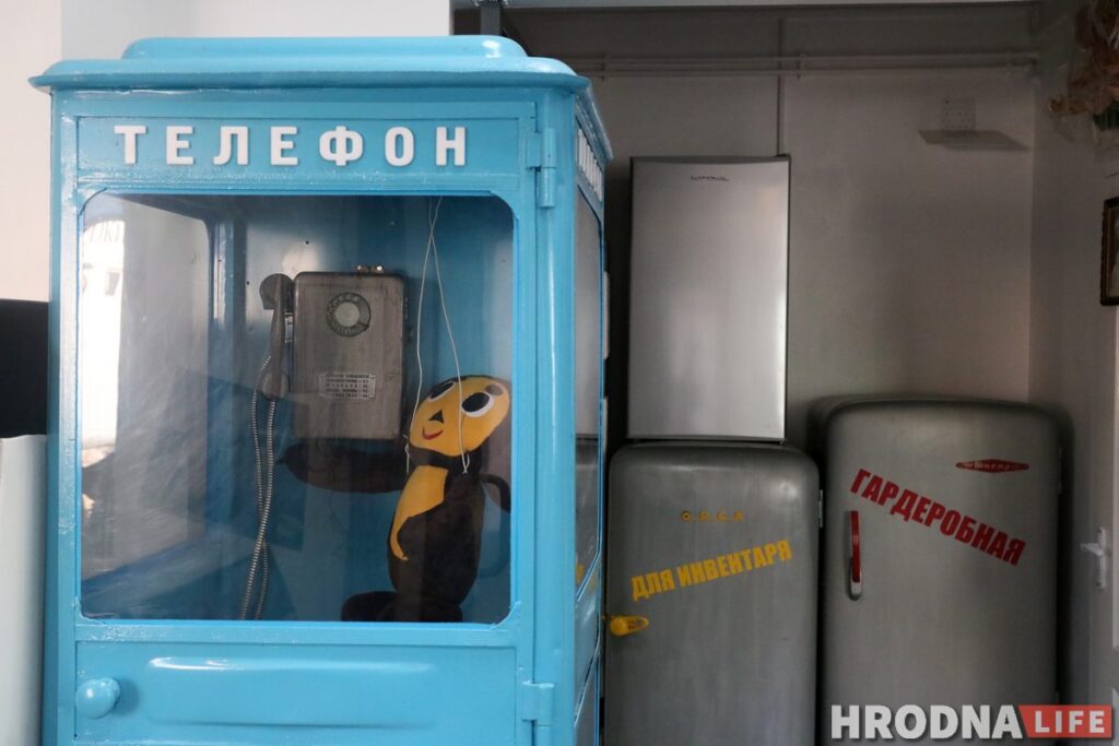 С телефонной будкой и пивом в банках: на Телеграфной открывается бар-музей «На проводе»