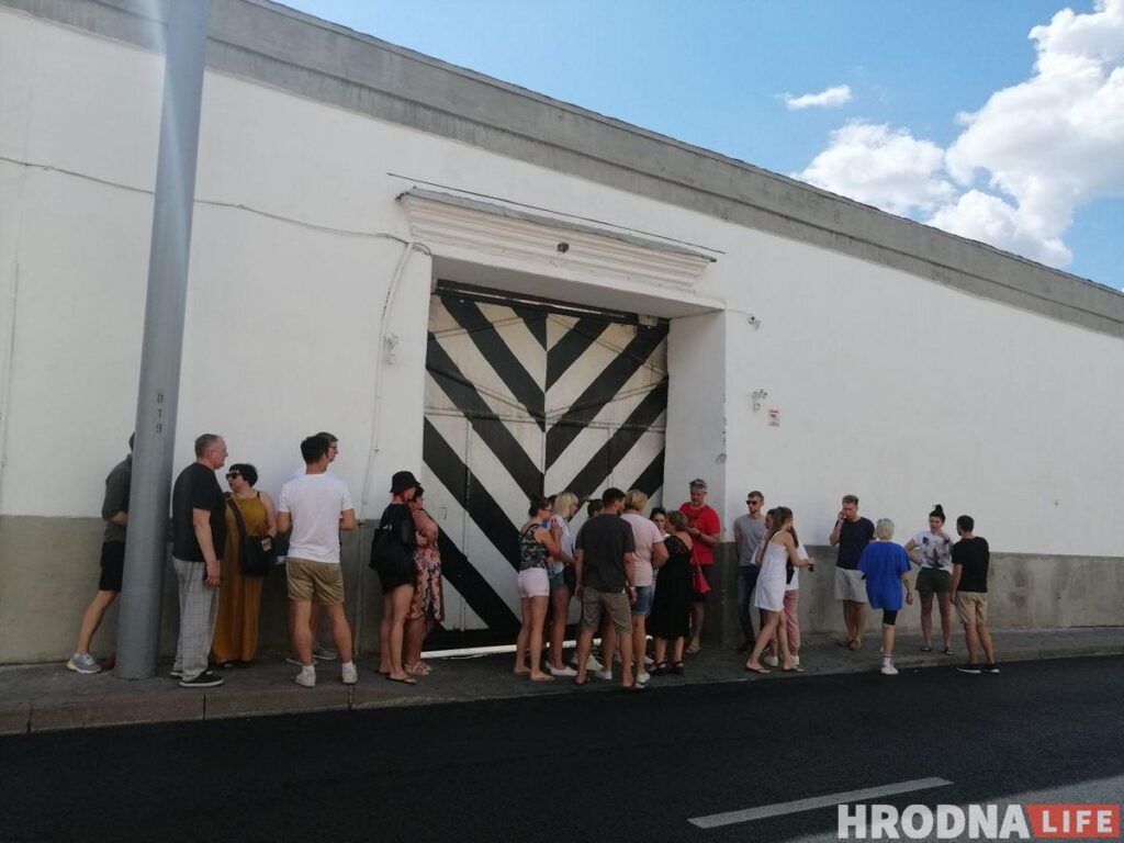 УВД, СИЗО и врачи Гродно засекретили количество задержанных и избитых ОМОНом в городе