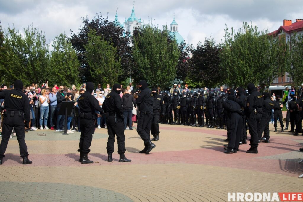 Десятки задержаний, газ и удушения. Как протестовал Гродно 6 сентября