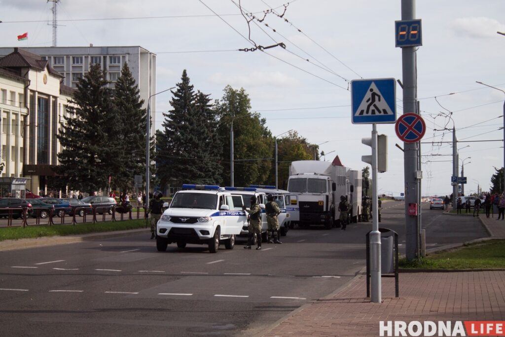 ОМОН со щитами, военные и десятки задержаний. Как протестовал Гродно 13 сентября