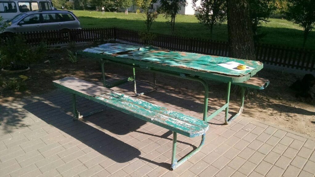 "Няма чаго баяцца, мы ж не злачынцы". Як скончылася спрэчка за бел-чырвона-белы дворык у Гродне