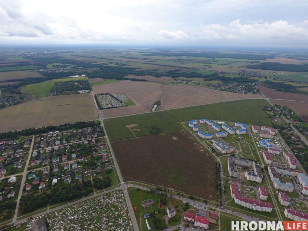 Поле под Щучином с надписью "3%" убрали