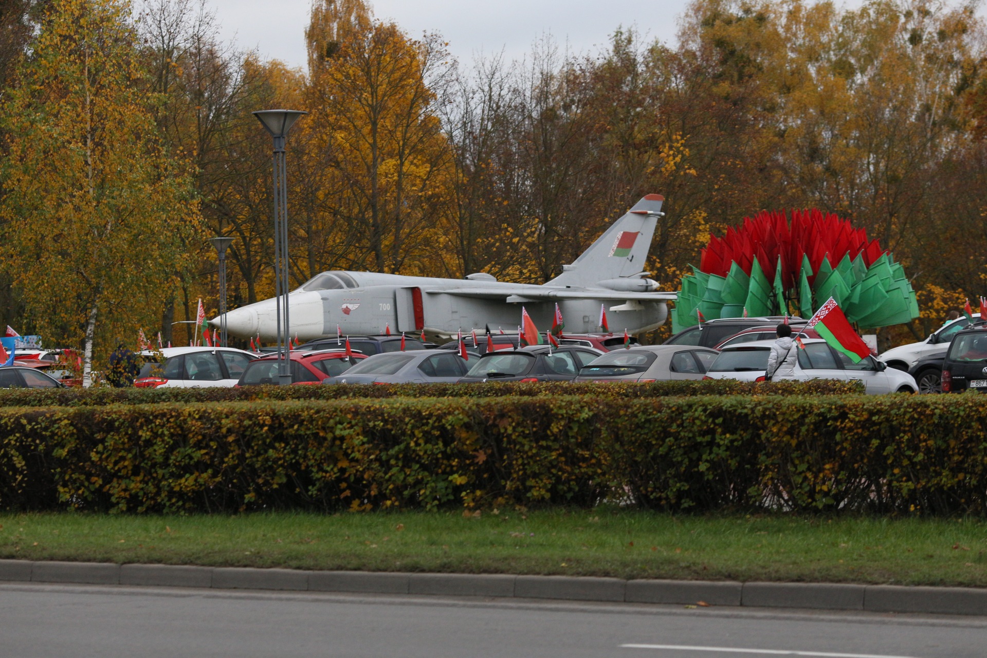 "Толпой ломились в подъезд". Десятки гродненцев задержали на марше в поддержку "Гродно Азот"