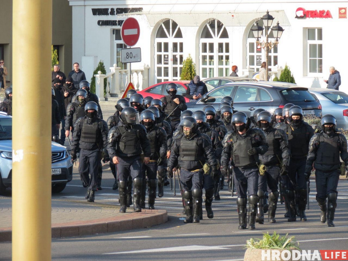 Гродно 25 октября: вытаскивали из автомобилей, “помечали” задержанных, забирали 14-летних