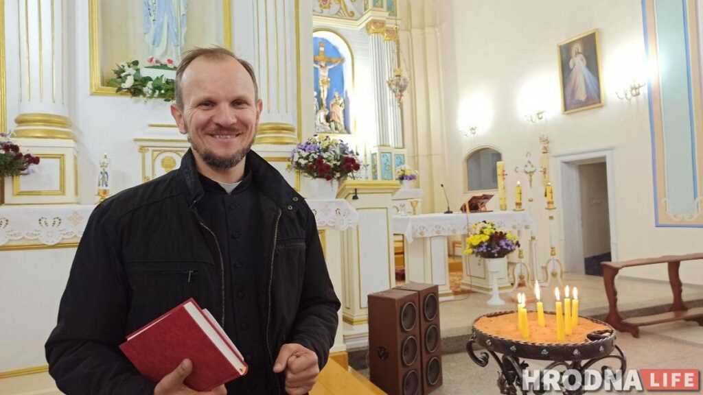 Путешествие под зонтом: замки Любчи и Новогрудка, самый старый костел и музей под открытым небом - за 1 день и 280 километров