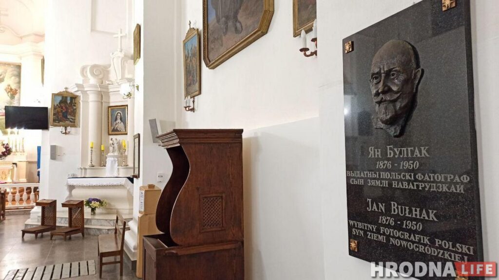 Путешествие под зонтом: замки Любчи и Новогрудка, самый старый костел и музей под открытым небом - за 1 день и 280 километров