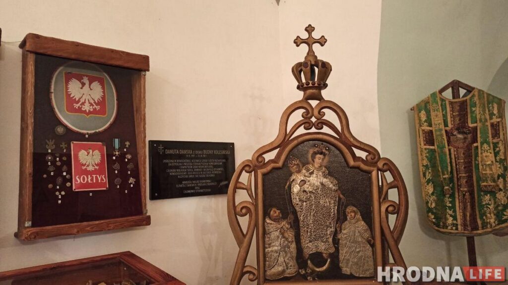 Путешествие под зонтом: замки Любчи и Новогрудка, самый старый костел и музей под открытым небом - за 1 день и 280 километров