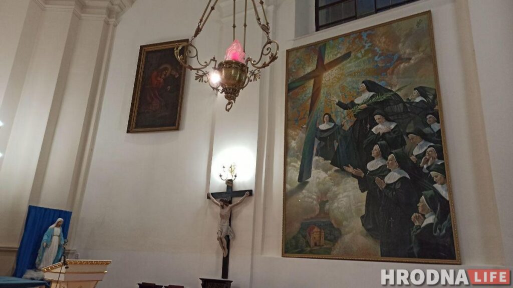 Путешествие под зонтом: замки Любчи и Новогрудка, самый старый костел и музей под открытым небом - за 1 день и 280 километров