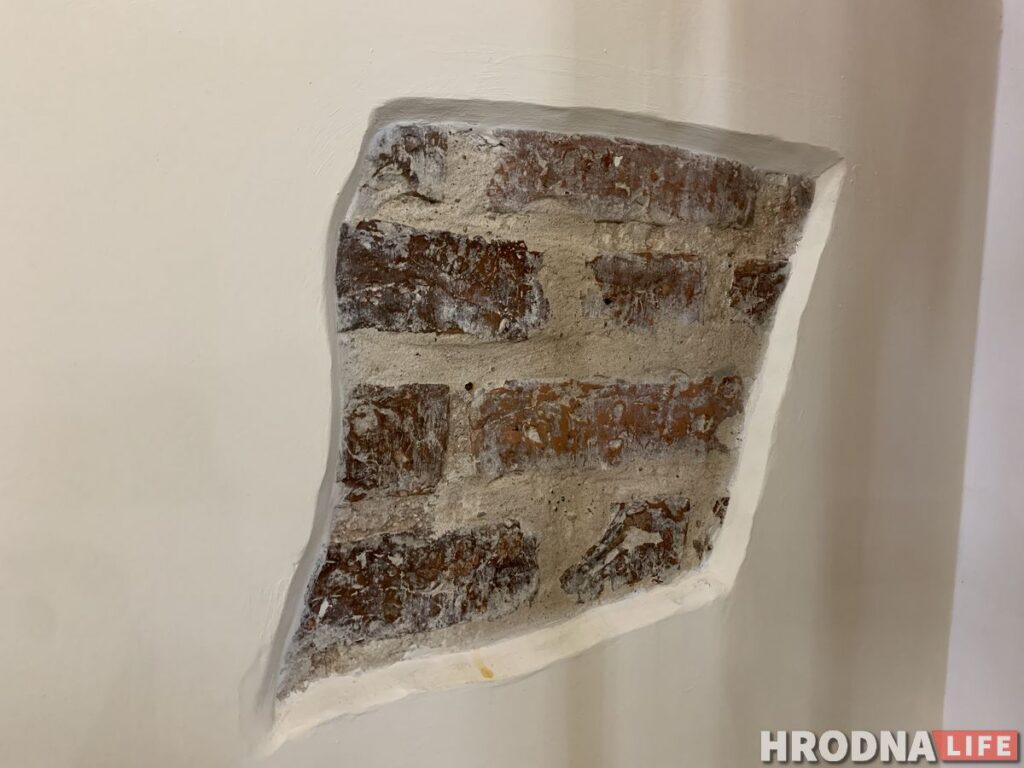 Путешествие под зонтом: замки Любчи и Новогрудка, самый старый костел и музей под открытым небом - за 1 день и 280 километров