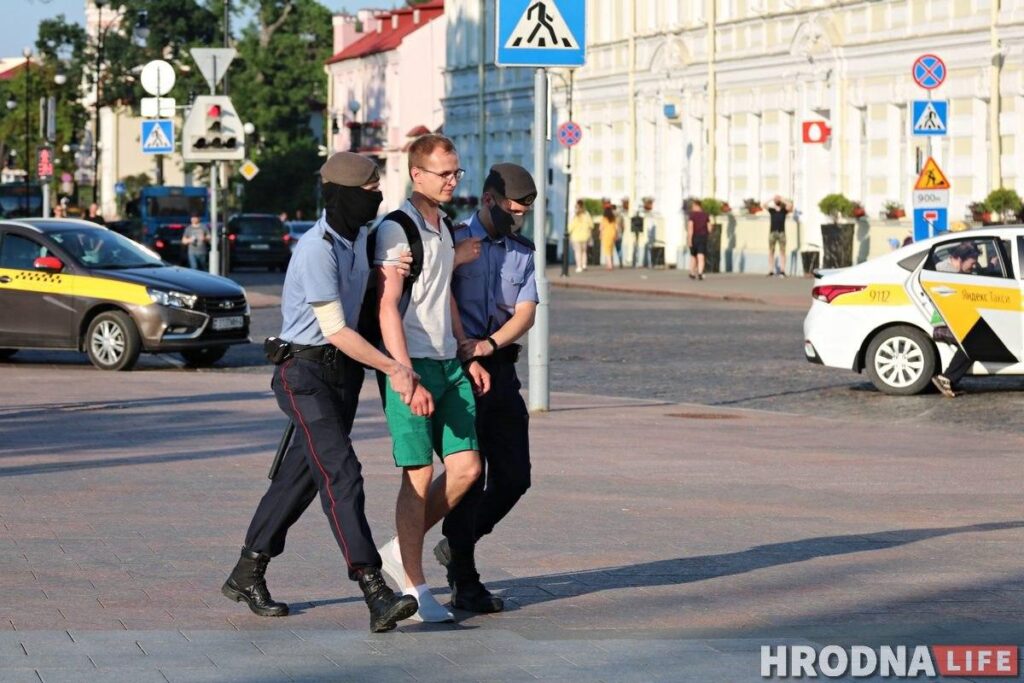 "Собрал вещи за 20 минут". Гродненец рассказал, как выбирал между тюрьмой и эмиграцией