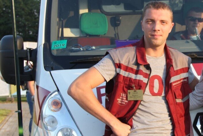 Лидский фельдшер, уволенный после участия в стриме Сергея Тихановского работает таксистом: «Пока не утихнет всё, обратно не примут» Лидский фельдшер, уволенный после участия в стриме Сергея Тихановского работает таксистом: «Пока не утихнет всё, обратно не примут»