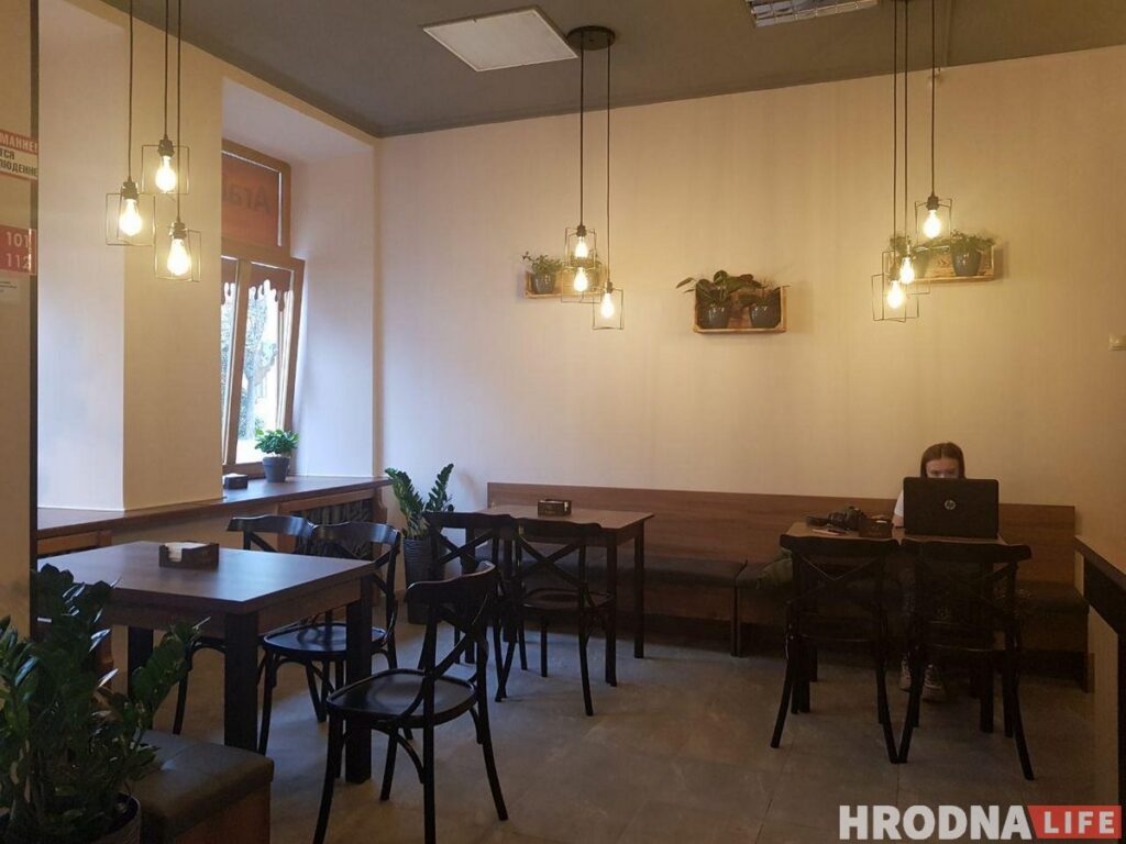 Семья открыла в Гродно кафе «Арабика»: там есть гонконгские вафли и скидка в дождь