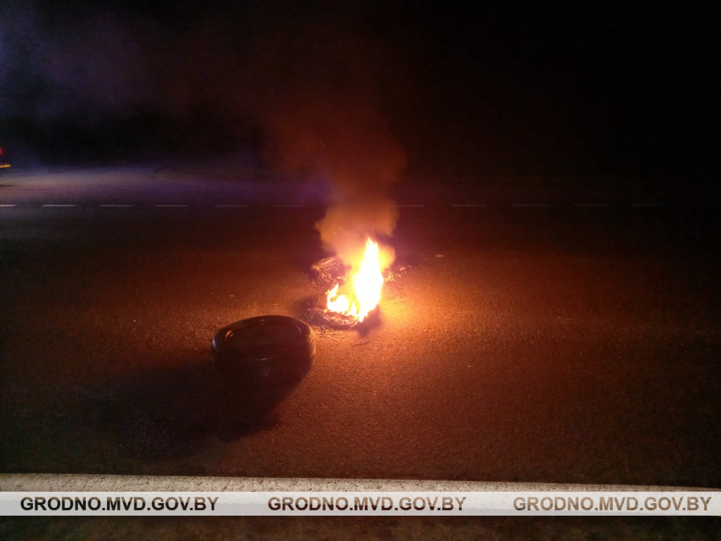 В Слонимском районе жгли покрышки В Слонимском районе жгли покрышки