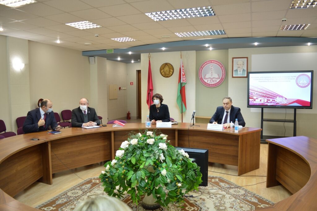 Владимир Караник в гродненском медуниверситете: акции во внеучебное время - это нарушение