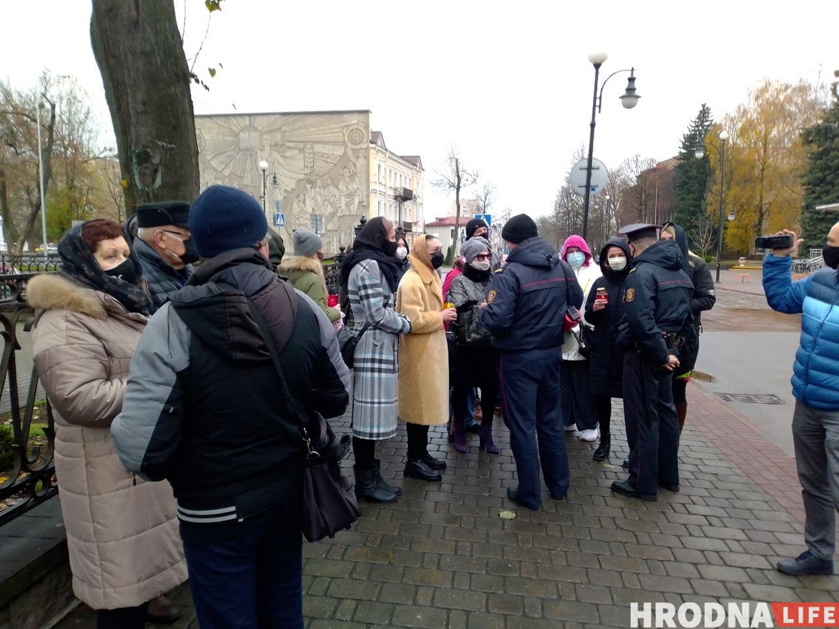 Панихида и цепи солидарности. Как Гродно скорбит по Роману Бондаренко