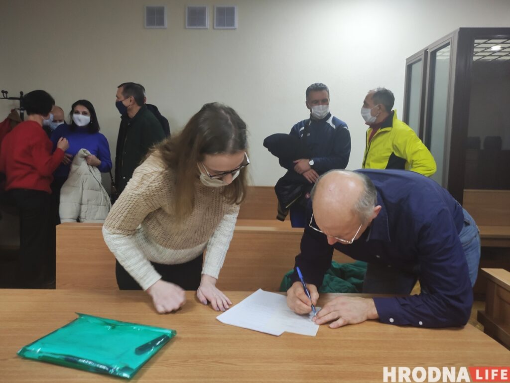 За пинок в бедро силовику пенсионеру в Гродно присудили два с половиной года без направления в  исправительные учреждения