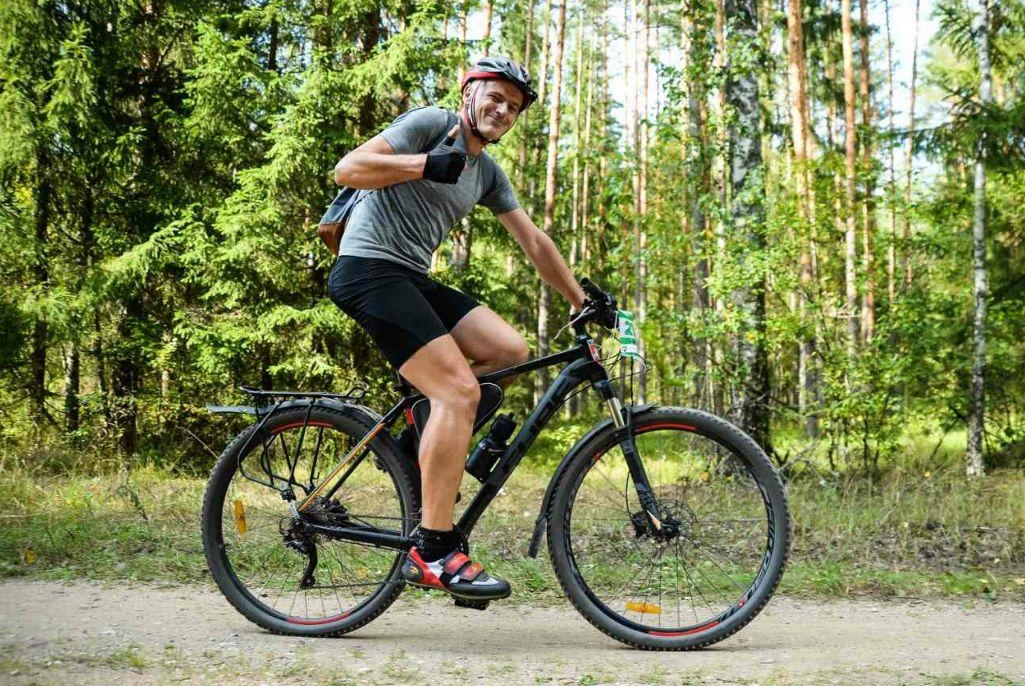 «На нас смотрели, как на обезьян». Гродненец рассказал, как его задержал ОМОН и показал митингующим Олег Сегодник - член "ВелоГродно", призер городских и республиканских соревнований