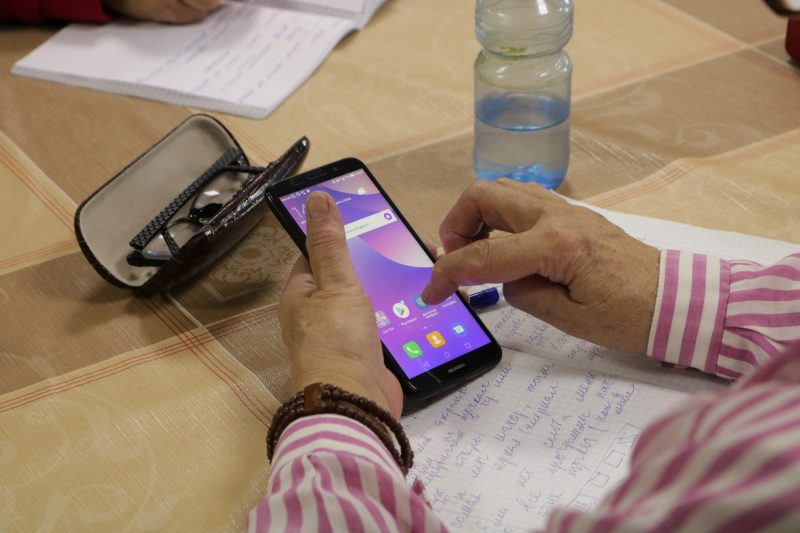 Дзе навучыцца карыстацца мабільным інтэрнэтам людзям сталага ўзросту Дзе навучыцца карыстацца мабільным інтэрнэтам людзям сталага ўзросту