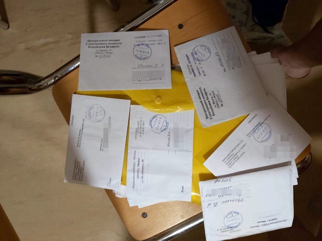 «Боялся, что больше не увижу семью». Гродненец рассказал, как его избили в Минске и как он теперь живет в лагере в Латвии