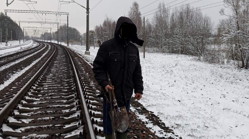 В Ошмянах задержали мужчину, повредившего ж/д полотно В Ошмянах задержали мужчину, повредившего ж/д полотно