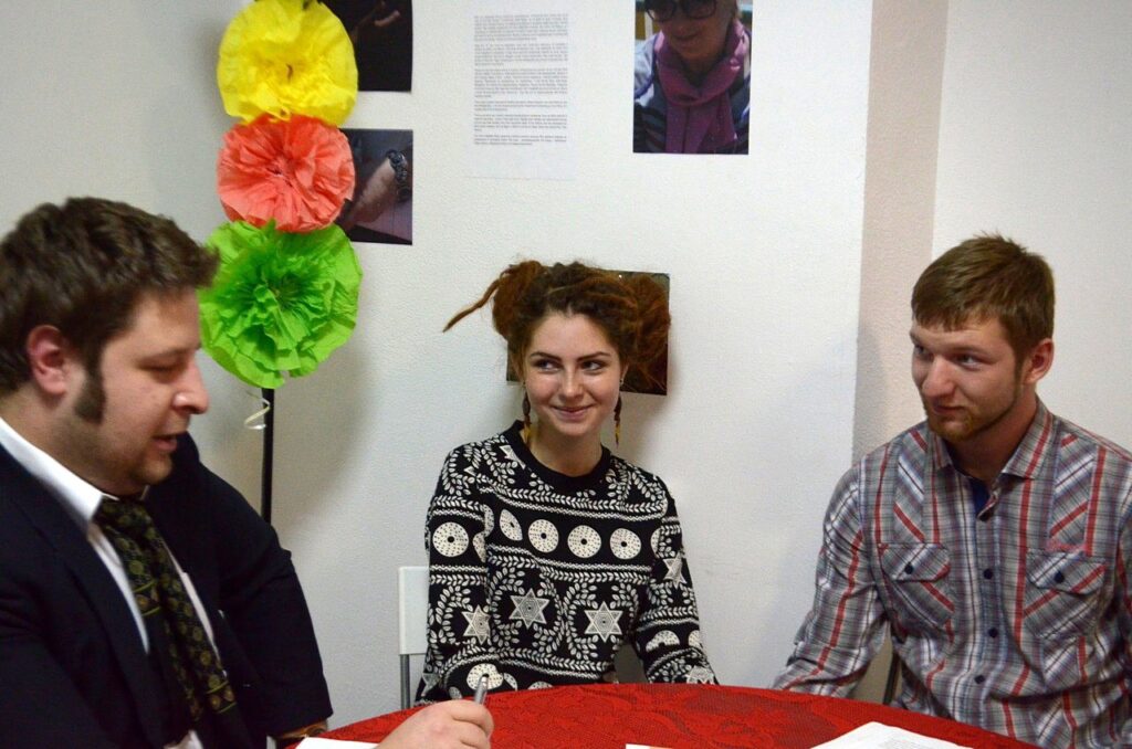 «Проще будет жить в обществе, где человек не будет придираться к другому». Что такое «Живая библиотека»?