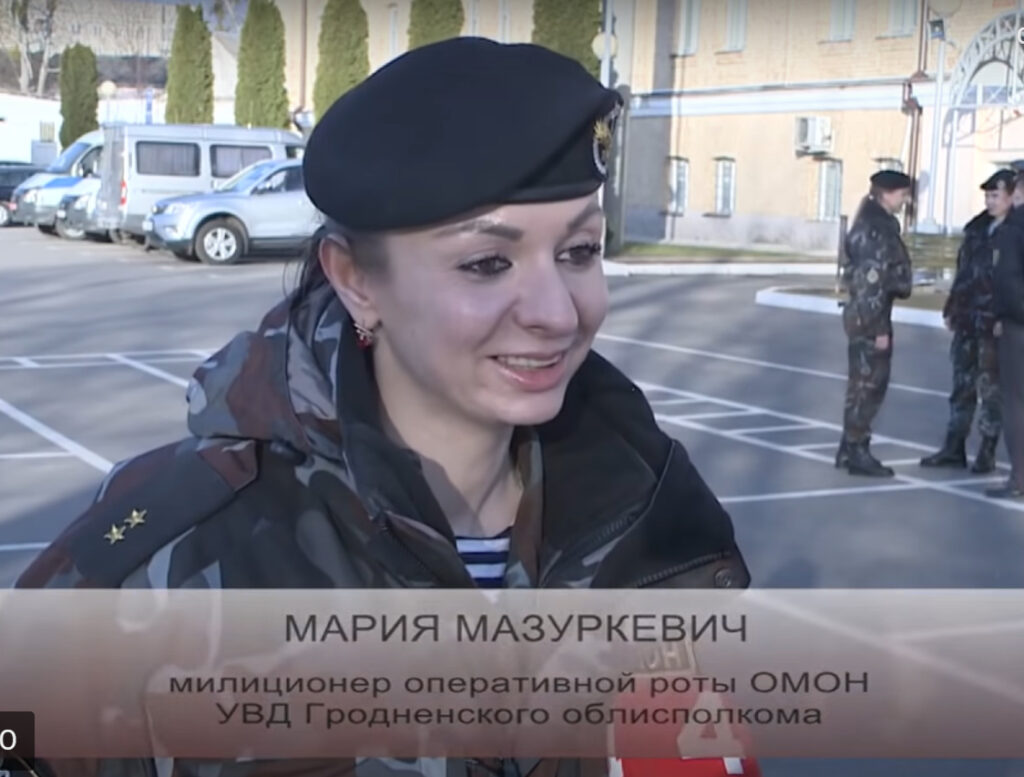 В Гродно начался суд над покусавшей сотрудниц ОМОНа 55-летней Мариной Поликарповой