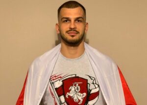 «Мы играем за народ». Гродненец Артем Королек рассказал, с какими чувствами возвращается в сборную Снимок с национальной символикой Артем Королек выложил 20 сентября на своей странице в Instagram