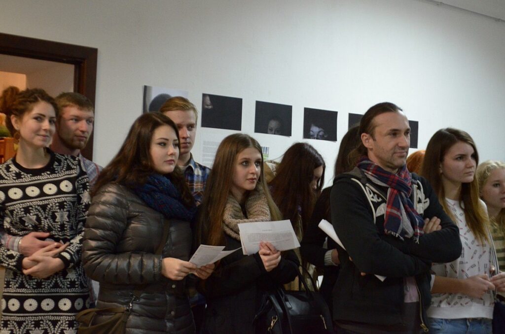 «Проще будет жить в обществе, где человек не будет придираться к другому». Что такое «Живая библиотека»?